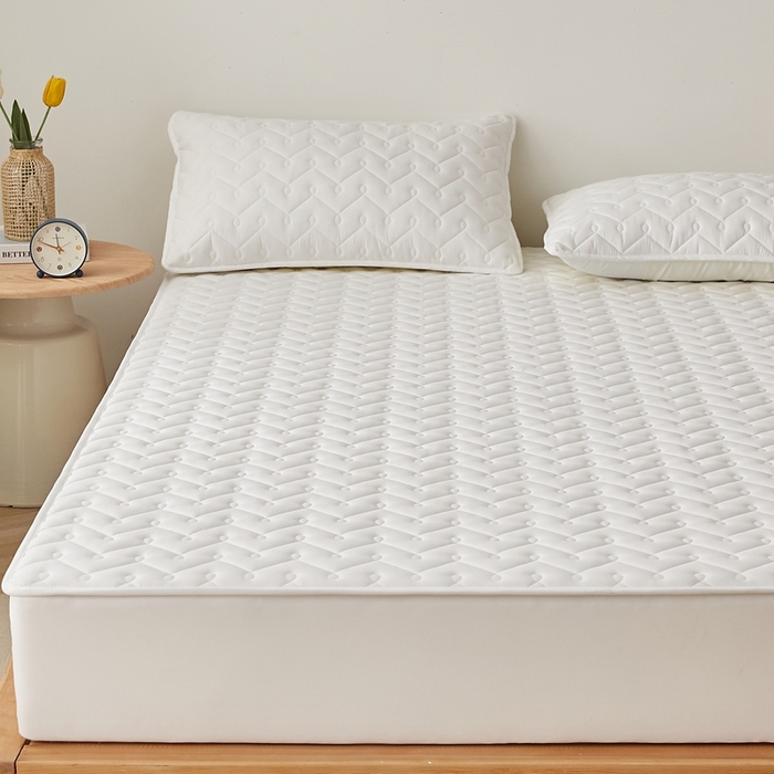 91家纺网 家纺一手货源 找家纺 蕾诺家纺 2025新款纯棉全包裹床罩防滑防尘夹棉床笠 波浪纹白色