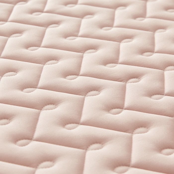 91家纺网 家纺一手货源 找家纺 蕾诺家纺 2025新款纯棉全包裹床罩防滑防尘夹棉床笠 波浪纹粉色