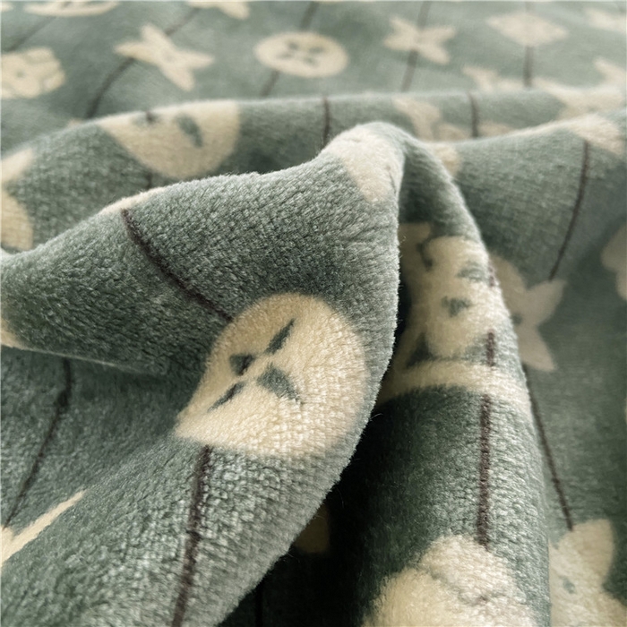 91家纺网 家纺一手货源 找家纺 卡奥2025AB版云貂绒毛毯直播爆款法莱绒休闲盖毯沙发毯午睡毯空调毯子 幻想