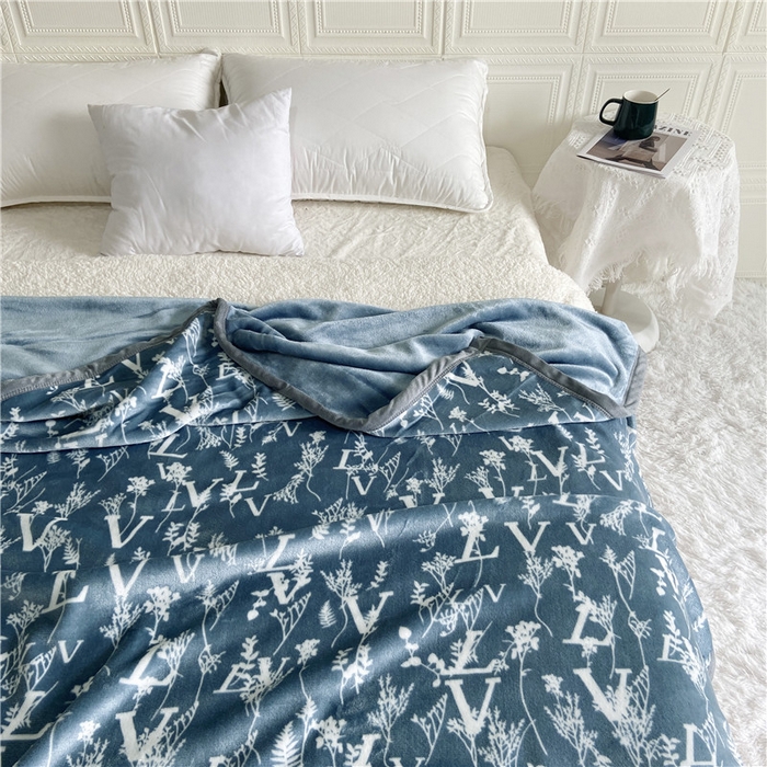 91家纺网 家纺一手货源 找家纺 卡奥2025AB版云貂绒毛毯直播爆款法莱绒休闲盖毯沙发毯午睡毯空调毯子 蓝雾