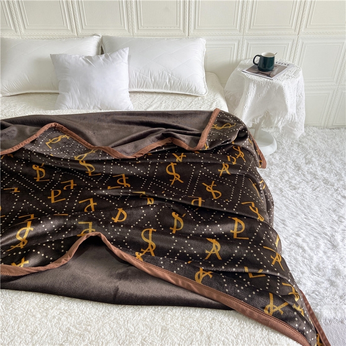 91家纺网 家纺一手货源 找家纺 卡奥2025AB版云貂绒毛毯直播爆款法莱绒休闲盖毯沙发毯午睡毯空调毯子 迷棕