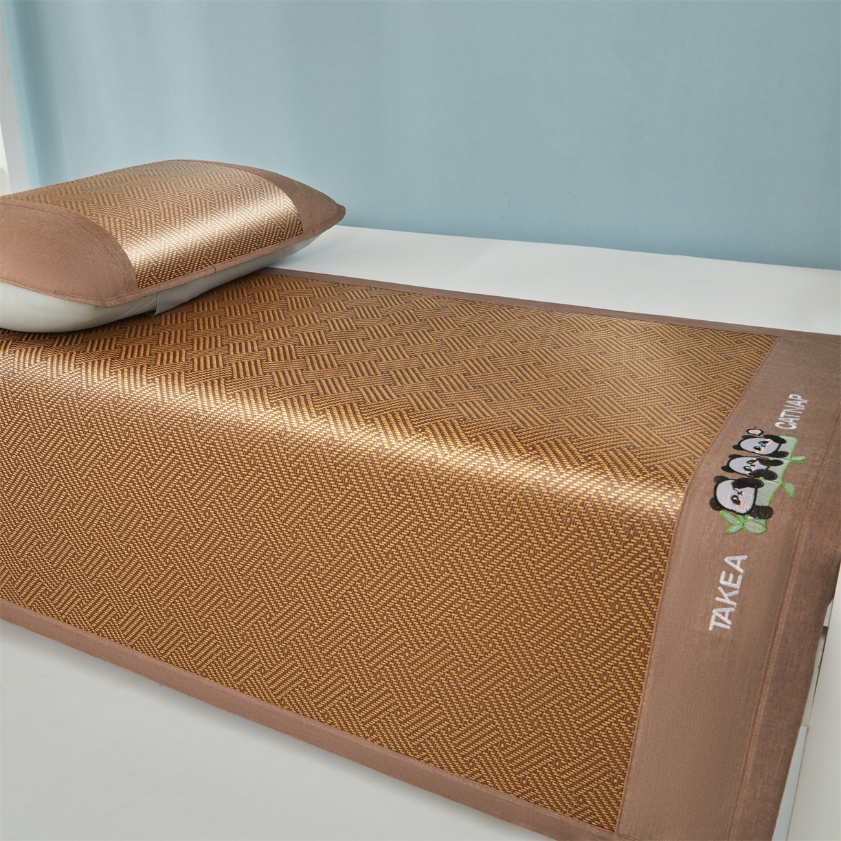 91家纺网 家纺一手货源 找家纺 绒艺席业 2025新款学生宿舍凉感藤席 萌萌熊猫-编织纹