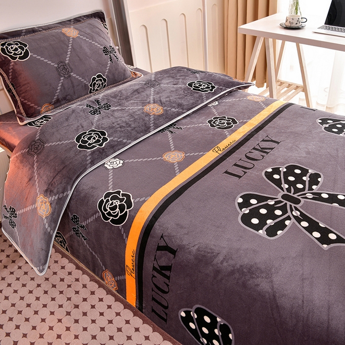 91家纺网 家纺一手货源 找家纺 硕喜 2025新款学生宿舍床系列牛奶绒学生三件套 蝶恋花