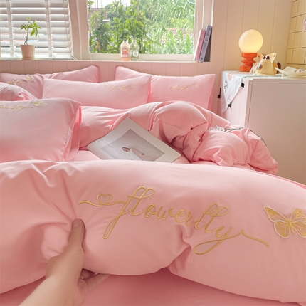 91家纺网 家纺一手货源 找家纺 （总）义博家纺 2025新款A类云朵刺绣四件套-蝴蝶