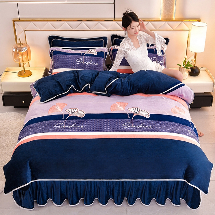 91家纺网 家纺一手货源 找家纺 硕喜 2025新款新8.5斤法莱绒四件套珊瑚牛奶金貂绒四件套床裙款 荷你相随