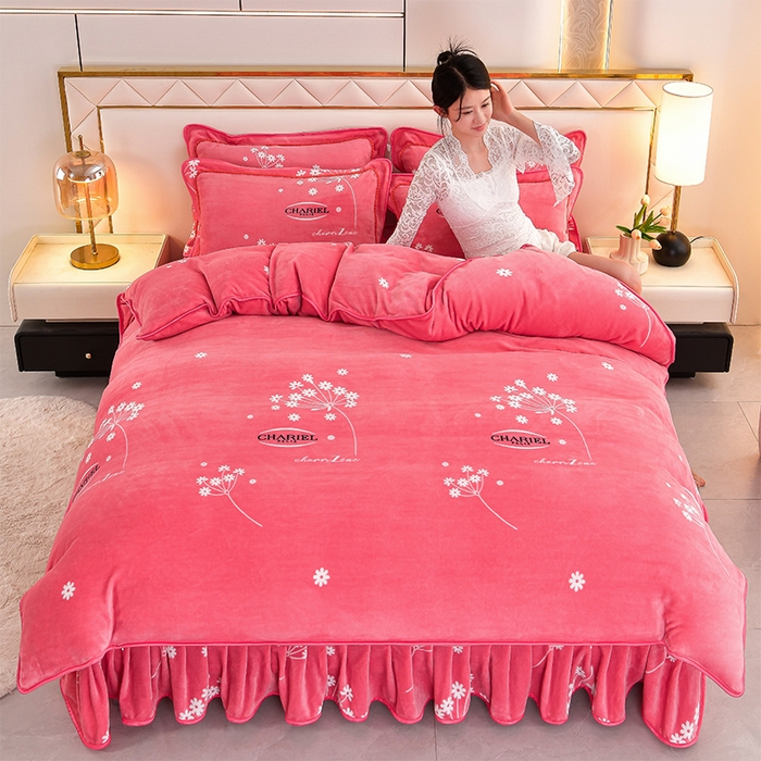 91家纺网 家纺一手货源 找家纺 硕喜 2025新款新8.5斤法莱绒四件套珊瑚牛奶金貂绒四件套床裙款 雪花飞舞