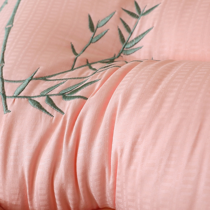 91家纺网 家纺一手货源 找家纺 （总）怡薇格枕芯2025新款熊猫刺绣亲肤护颈枕头枕芯