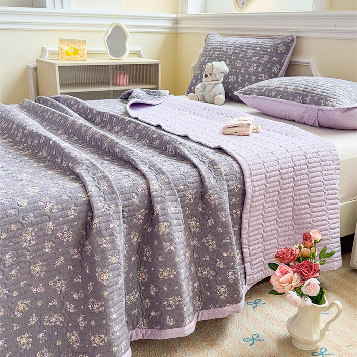 91家纺网 家纺一手货源 找家纺 芯元素 2025新款木棉绉绉纱双面可用床盖 花季