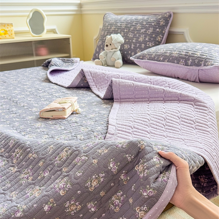 91家纺网 家纺一手货源 找家纺 芯元素 2025新款木棉绉绉纱双面可用床盖 花季