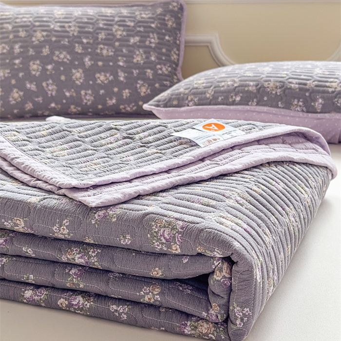 91家纺网 家纺一手货源 找家纺 芯元素 2025新款木棉绉绉纱双面可用床盖 花季