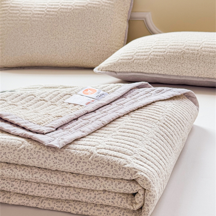 91家纺网 家纺一手货源 找家纺 芯元素 2025新款木棉绉绉纱双面可用床盖 梦境-灰