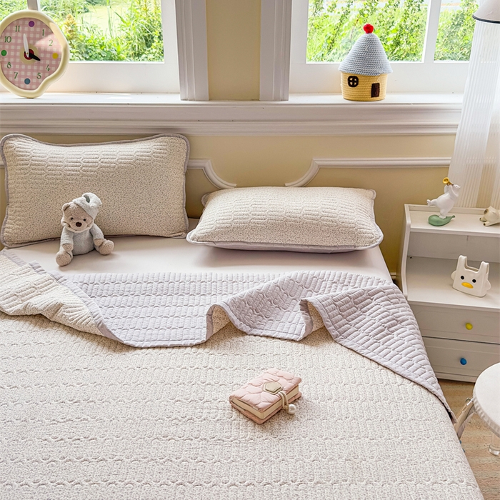 91家纺网 家纺一手货源 找家纺 芯元素 2025新款木棉绉绉纱双面可用床盖 梦境-灰