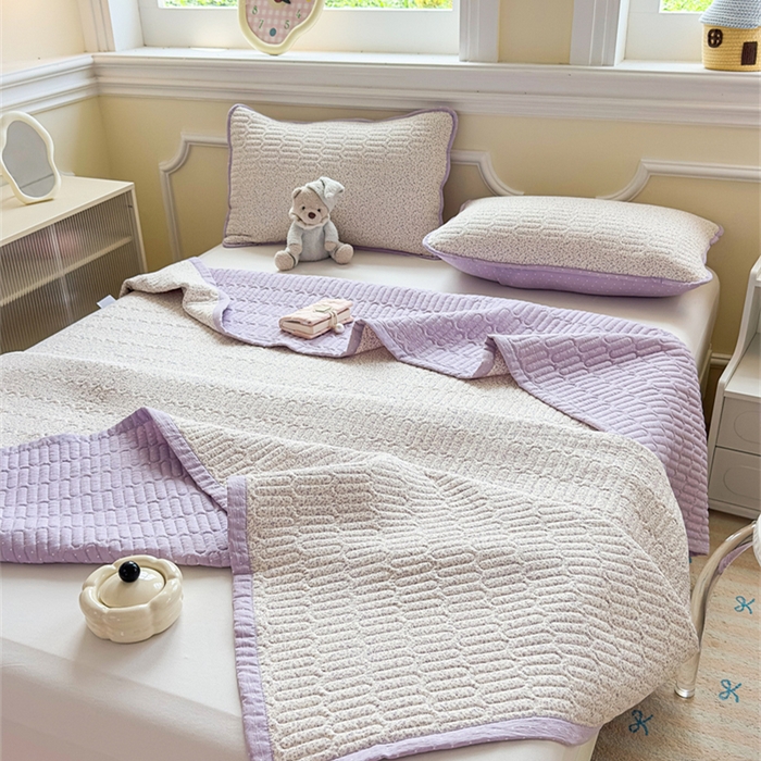 91家纺网 家纺一手货源 找家纺 芯元素 2025新款木棉绉绉纱双面可用床盖 梦境-紫