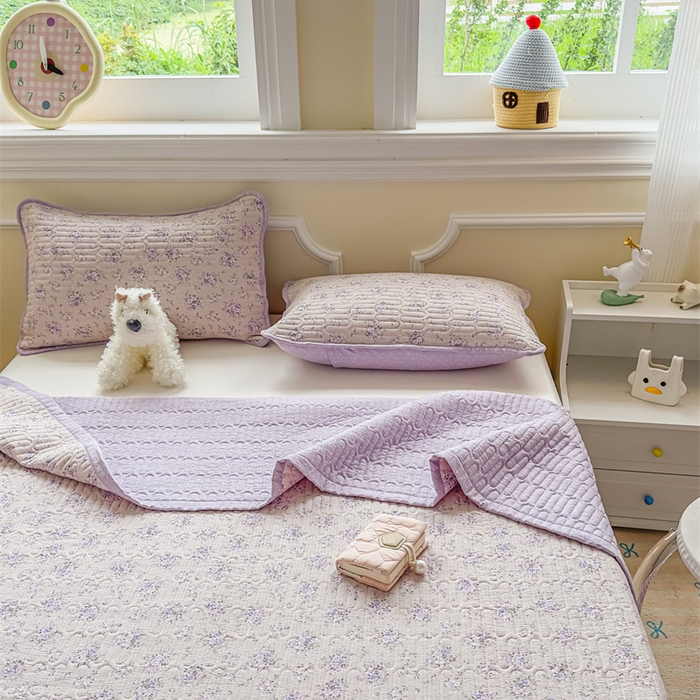 91家纺网 家纺一手货源 找家纺 芯元素 2025新款木棉绉绉纱双面可用床盖 山野栀子