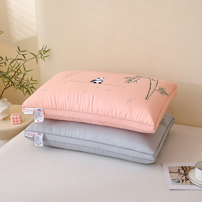 91家纺网 家纺一手货源 找家纺 怡薇格枕芯2025新款熊猫刺绣亲肤护颈枕头枕芯 立体高枕灰色