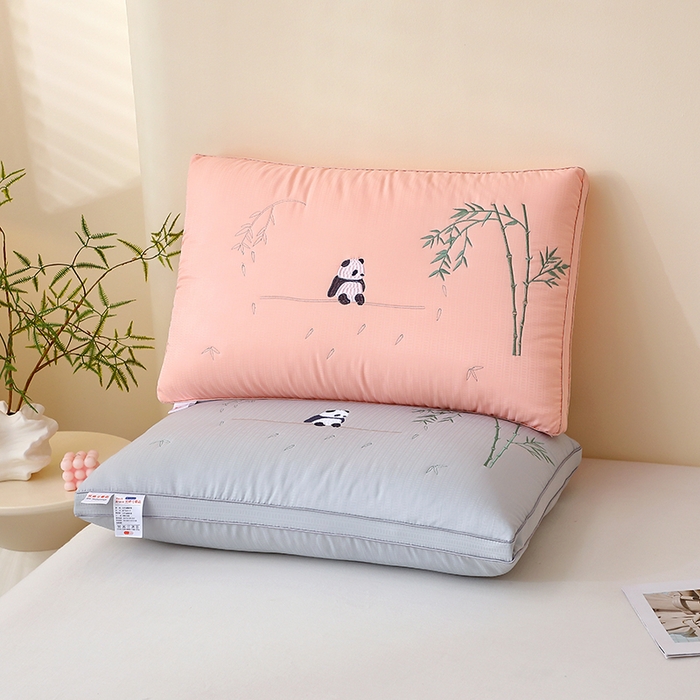 91家纺网 家纺一手货源 找家纺 怡薇格枕芯2025新款熊猫刺绣亲肤护颈枕头枕芯 立体高枕灰色