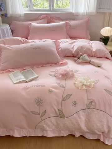 91家纺网 家纺一手货源 找家纺 ab家纺 2025新款丽芙塔水洗棉蕾丝绣花四件套 丽芙塔-梦幻粉