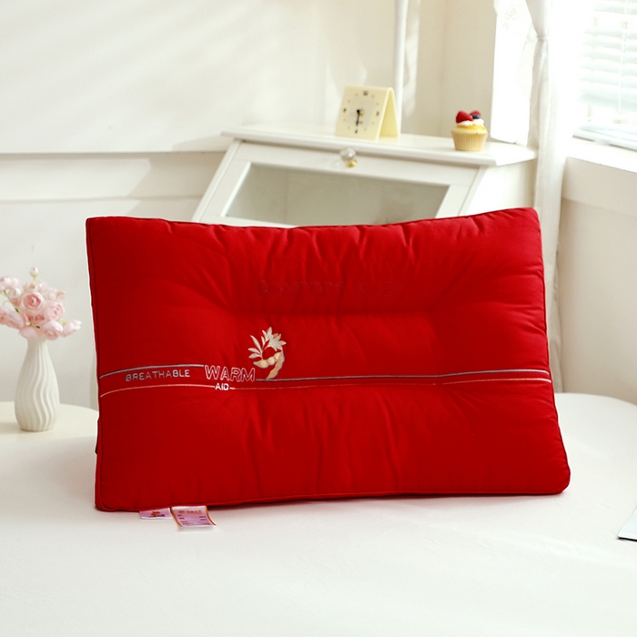 91家纺网 家纺一手货源 找家纺 怡薇格枕芯2025新款云柔刺绣大豆亲肤护颈枕头枕芯 红色一只