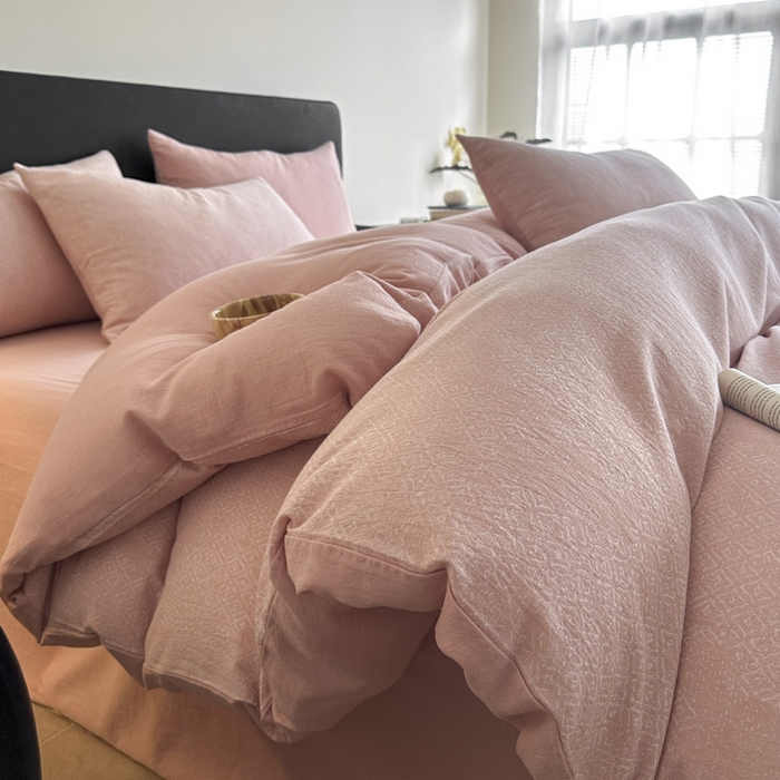 91家纺网 家纺一手货源 找家纺 ab家纺 2025新款全棉纯棉提花四件套-款式二 米卡格-粉