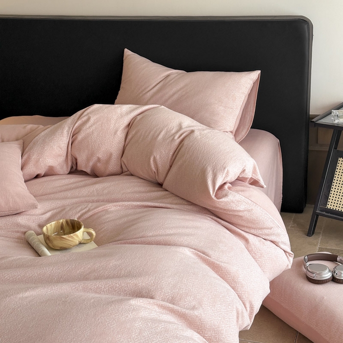 91家纺网 家纺一手货源 找家纺 ab家纺 2025新款全棉纯棉提花四件套-款式二 米卡格-粉