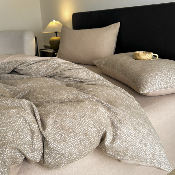 91家纺网 家纺一手货源 找家纺 ab家纺 2025新款全棉纯棉提花四件套-款式二 米卡格-浅咖