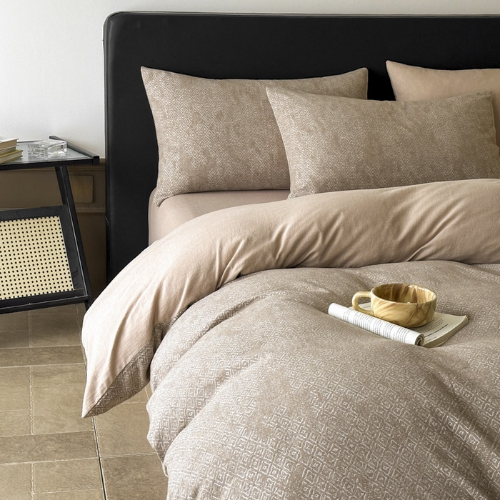 91家纺网 家纺一手货源 找家纺 ab家纺 2025新款全棉纯棉提花四件套-款式二 米卡格-浅咖