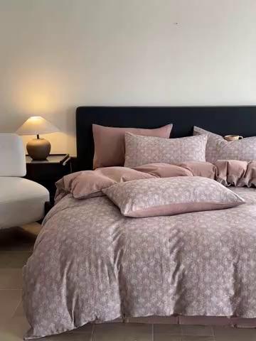 91家纺网 家纺一手货源 找家纺 ab家纺 2025新款全棉纯棉提花四件套-款式二 异想空间-红咖