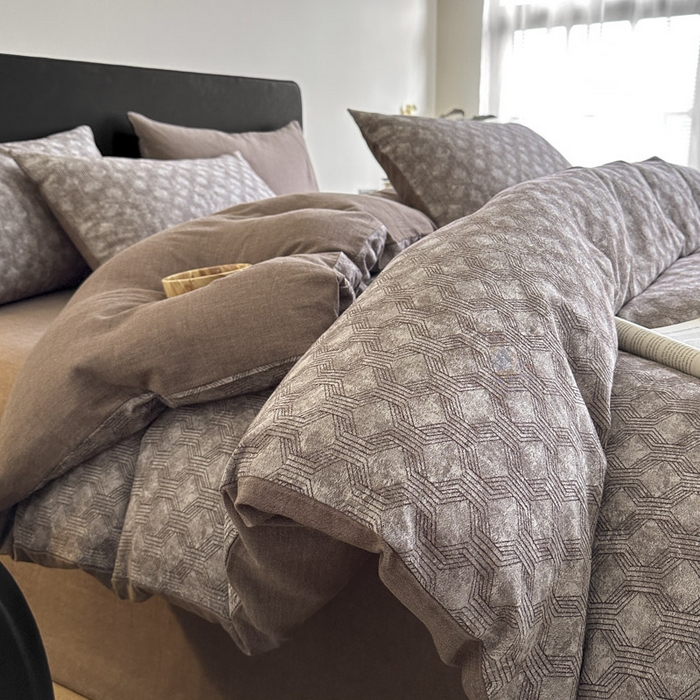 91家纺网 家纺一手货源 找家纺 ab家纺 2025新款全棉纯棉提花四件套-款式二 异想空间-深咖