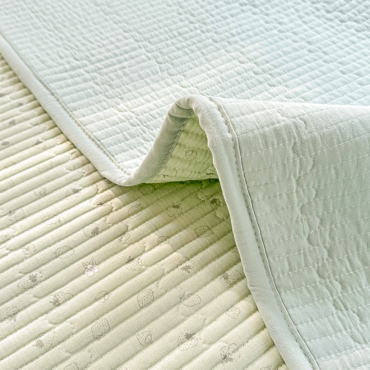 91家纺网 家纺一手货源 找家纺 （总）橘夏家纺 2025新款全棉双层纱床盖单件全棉夹棉学生床垫榻榻米不移位床盖三件套