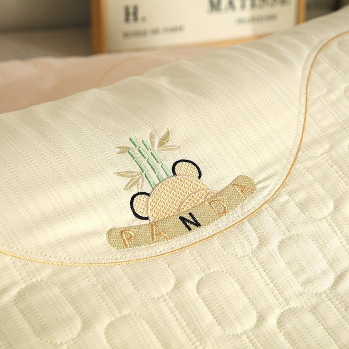 91家纺网 家纺一手货源 找家纺 亦帆 2025新款学生专用平枕护颈枕熊有成竹刺绣款枕头枕芯熊有成竹系列 熊有成竹-米色