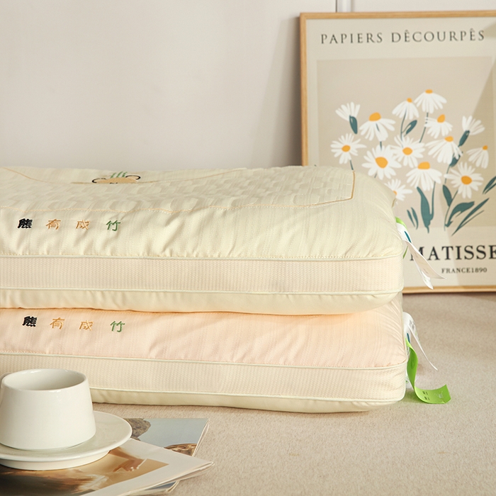 91家纺网 家纺一手货源 找家纺 亦帆 2025新款学生专用平枕护颈枕熊有成竹刺绣款枕头枕芯熊有成竹系列 熊有成竹-米色