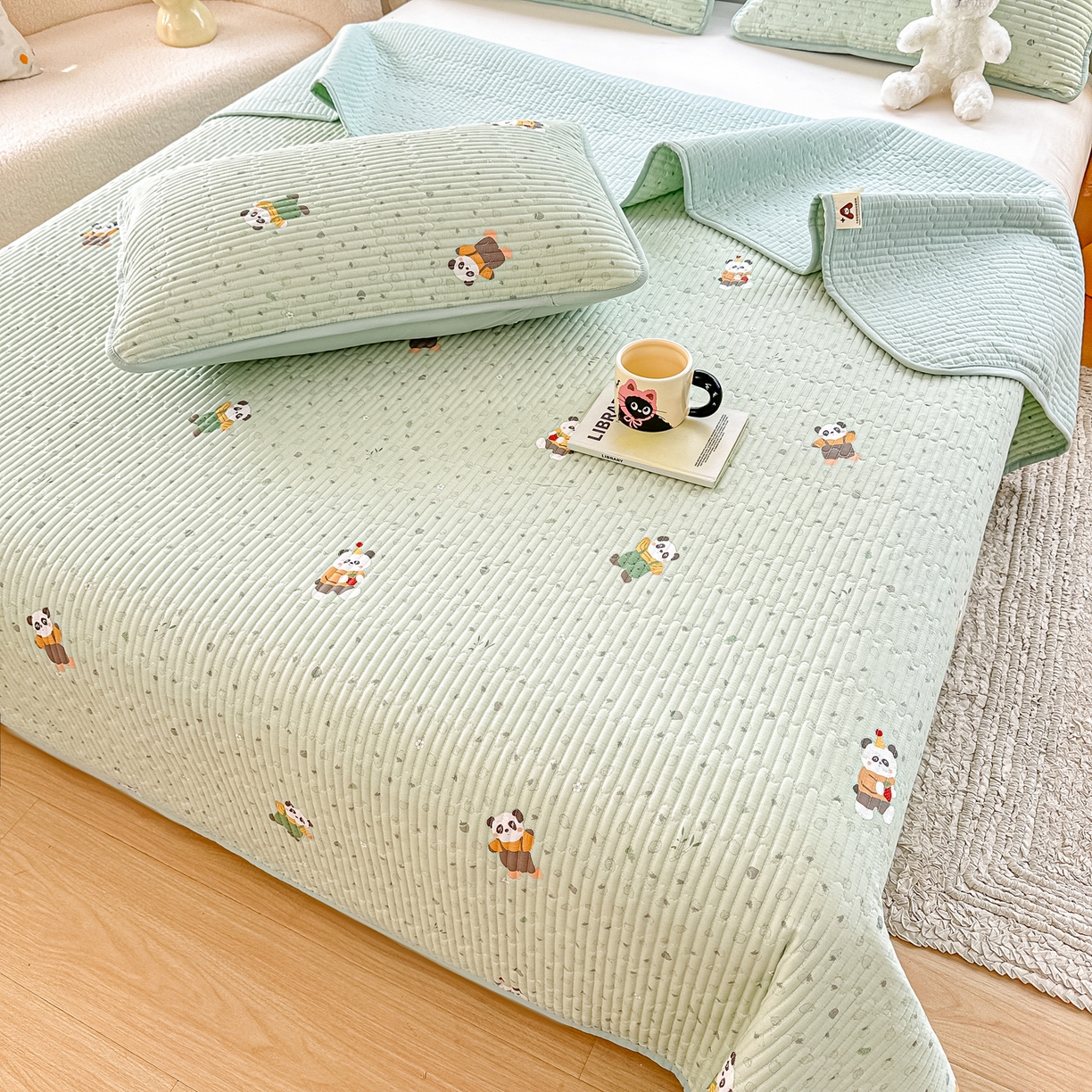 91家纺网 家纺一手货源 找家纺 橘夏家纺 2025新款全棉双层纱床盖单件全棉夹棉学生床垫榻榻米不移位床盖三件套 功夫熊猫