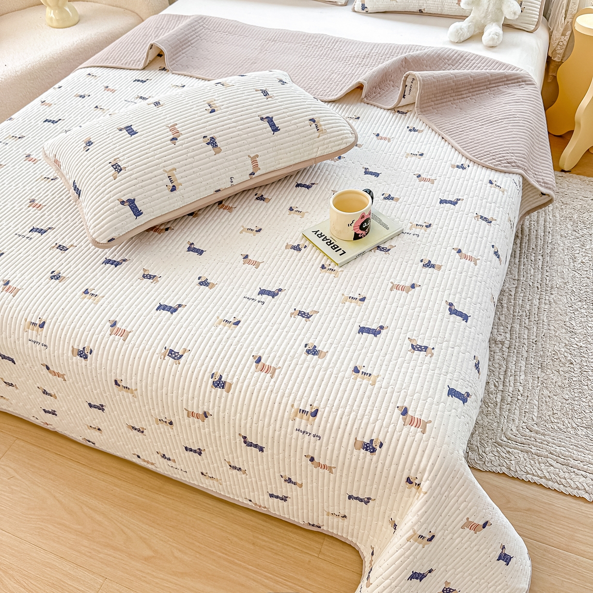 91家纺网 家纺一手货源 找家纺 橘夏家纺 2025新款全棉双层纱床盖单件全棉夹棉学生床垫榻榻米不移位床盖三件套 腊肠狗