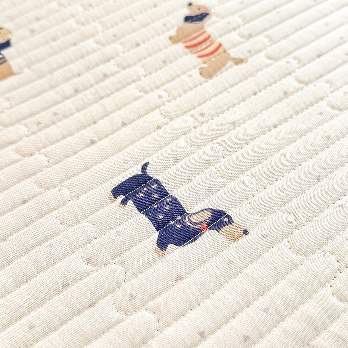 91家纺网 家纺一手货源 找家纺 橘夏家纺 2025新款全棉双层纱床盖单件全棉夹棉学生床垫榻榻米不移位床盖三件套 腊肠狗