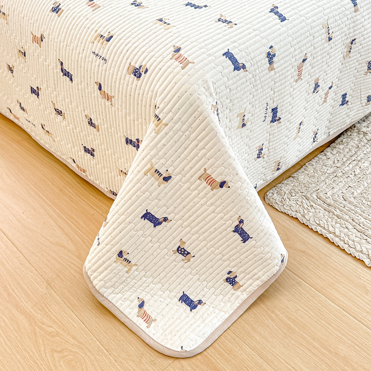 91家纺网 家纺一手货源 找家纺 橘夏家纺 2025新款全棉双层纱床盖单件全棉夹棉学生床垫榻榻米不移位床盖三件套 腊肠狗