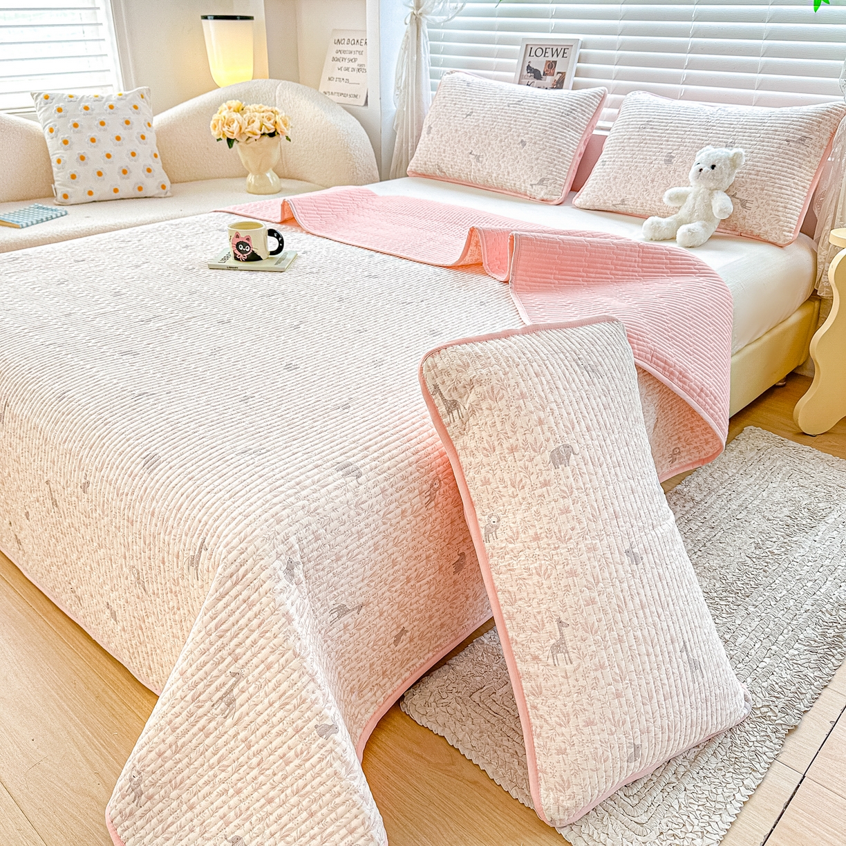 91家纺网 家纺一手货源 找家纺 橘夏家纺 2025新款全棉双层纱床盖单件全棉夹棉学生床垫榻榻米不移位床盖三件套 灵鹿粉