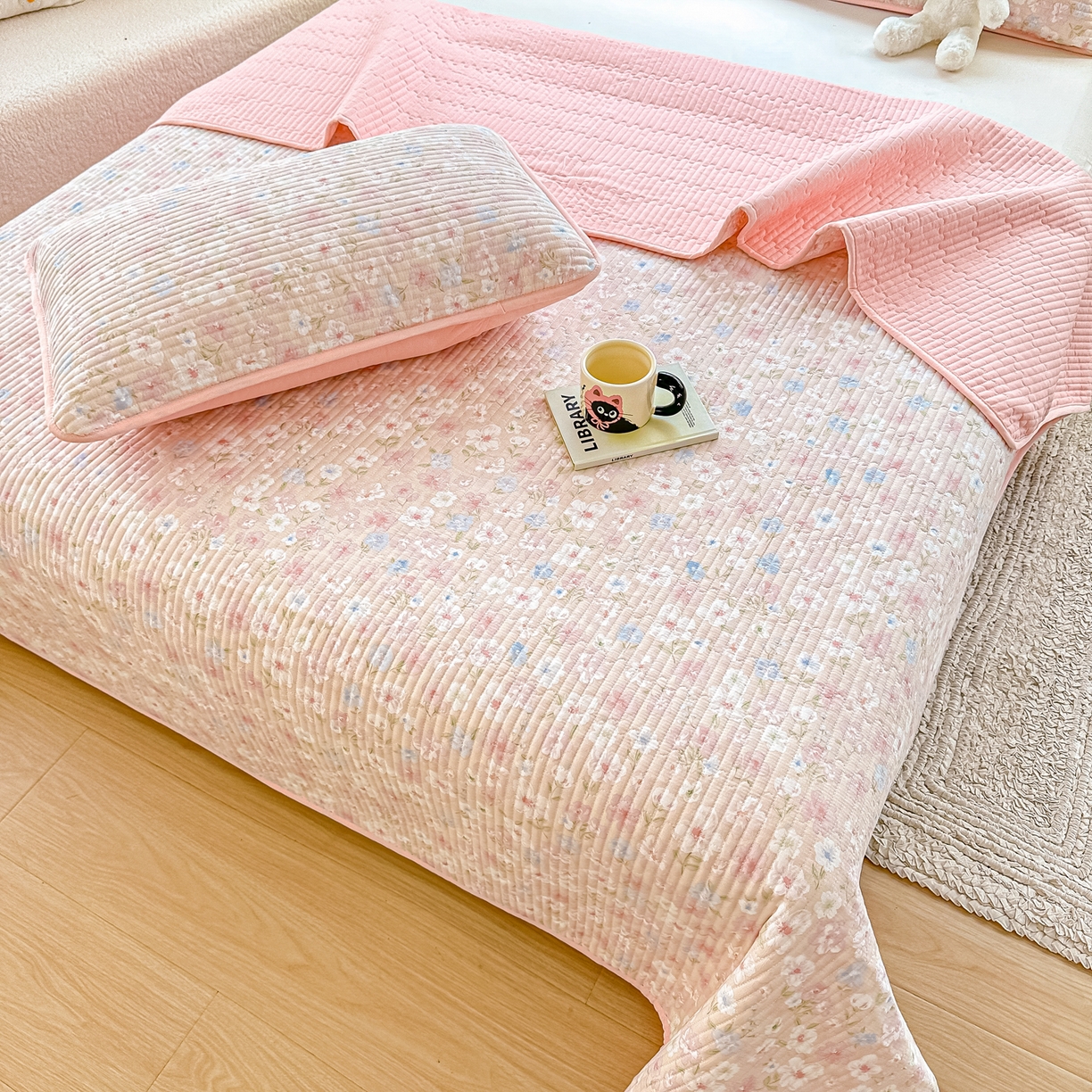 91家纺网 家纺一手货源 找家纺 橘夏家纺 2025新款全棉双层纱床盖单件全棉夹棉学生床垫榻榻米不移位床盖三件套 清桃粉