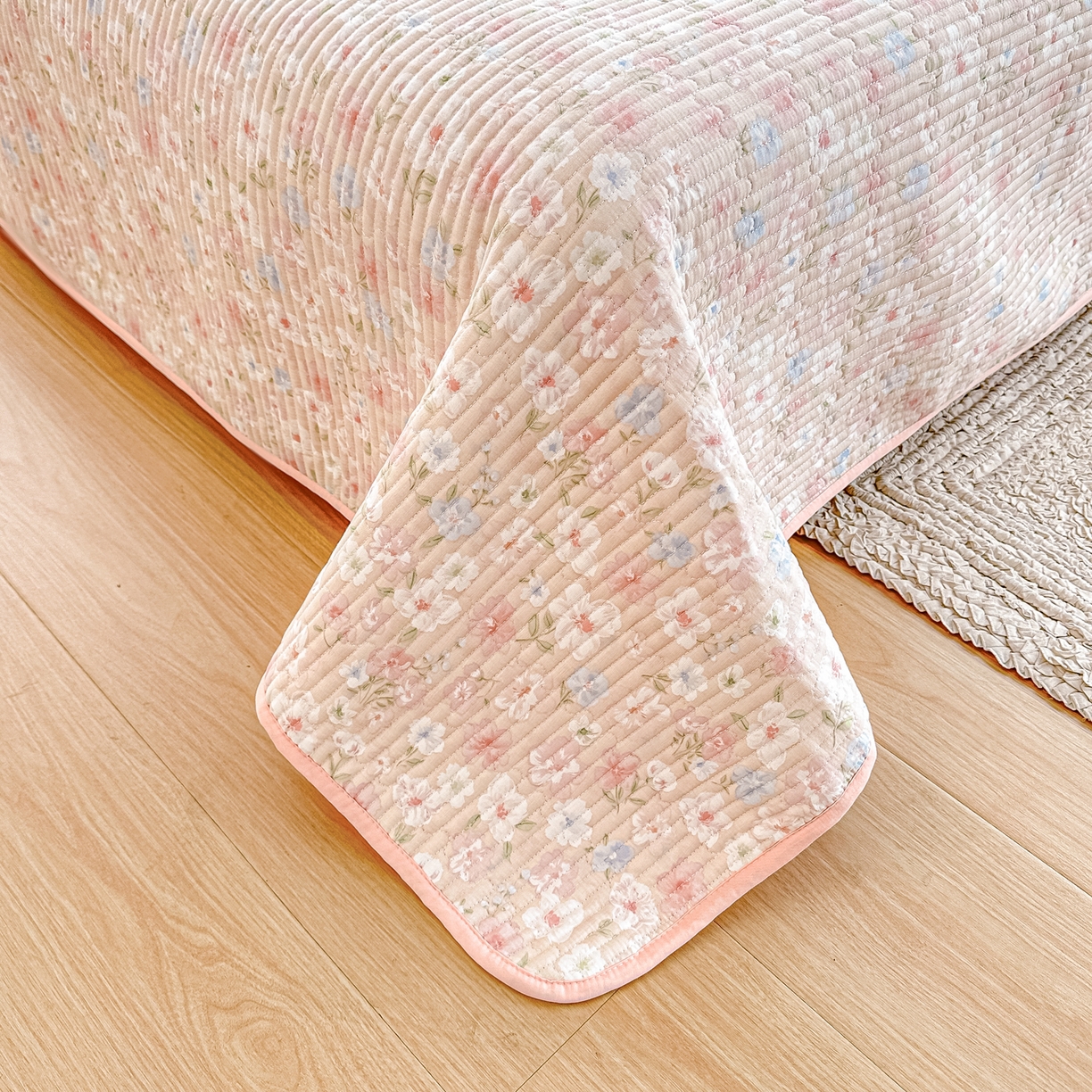 91家纺网 家纺一手货源 找家纺 橘夏家纺 2025新款全棉双层纱床盖单件全棉夹棉学生床垫榻榻米不移位床盖三件套 清桃粉