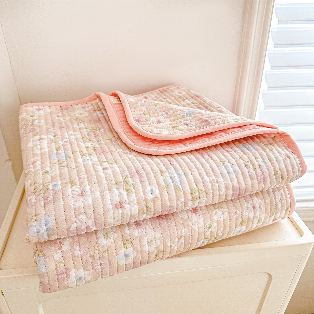 91家纺网 家纺一手货源 找家纺 橘夏家纺 2025新款全棉双层纱床盖单件全棉夹棉学生床垫榻榻米不移位床盖三件套 清桃粉