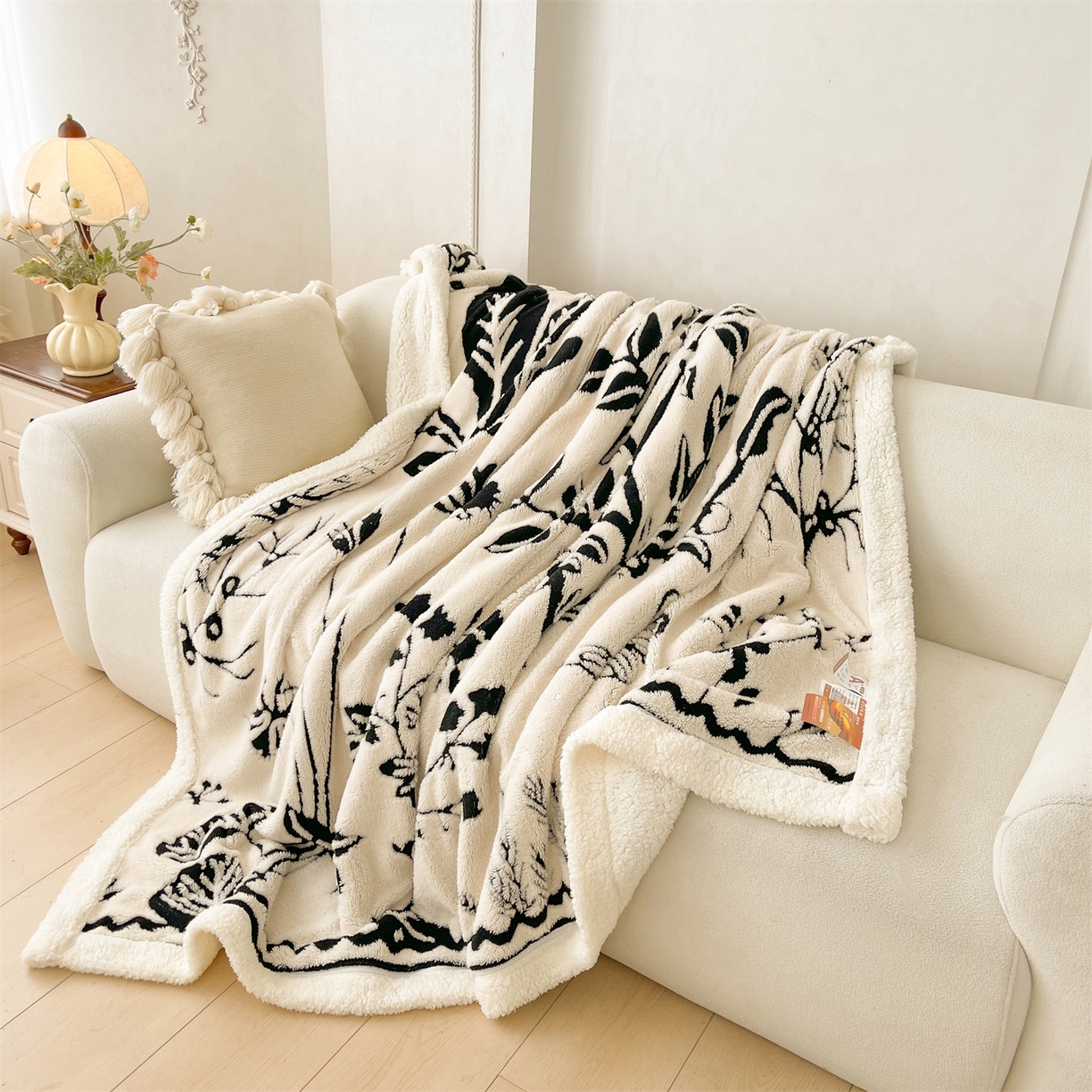 91家纺网 家纺一手货源 找家纺 （总）雯豆家纺 2025秋冬新款舒棉绒毛毯多功能盖毯子雕花剪花毯子