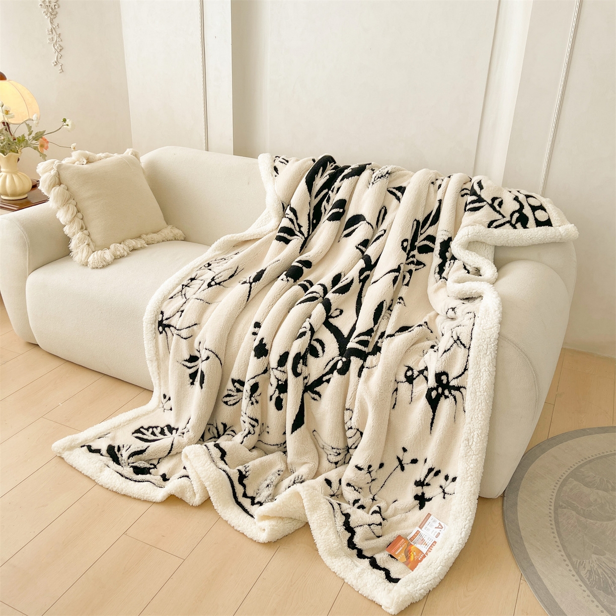 91家纺网 家纺一手货源 找家纺 （总）雯豆家纺 2025秋冬新款舒棉绒毛毯多功能盖毯子雕花剪花毯子