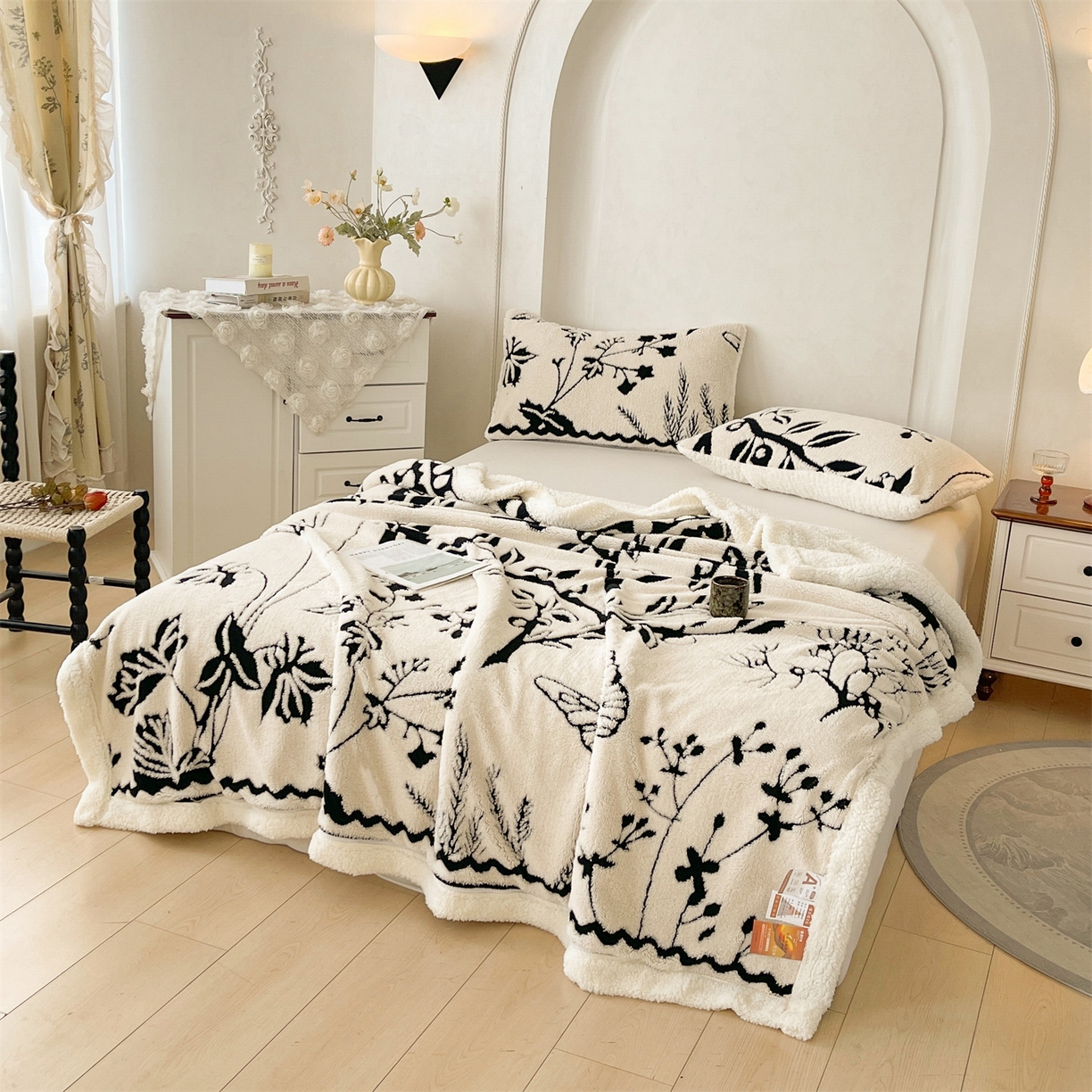 91家纺网 家纺一手货源 找家纺 （总）雯豆家纺 2025秋冬新款舒棉绒毛毯多功能盖毯子雕花剪花毯子