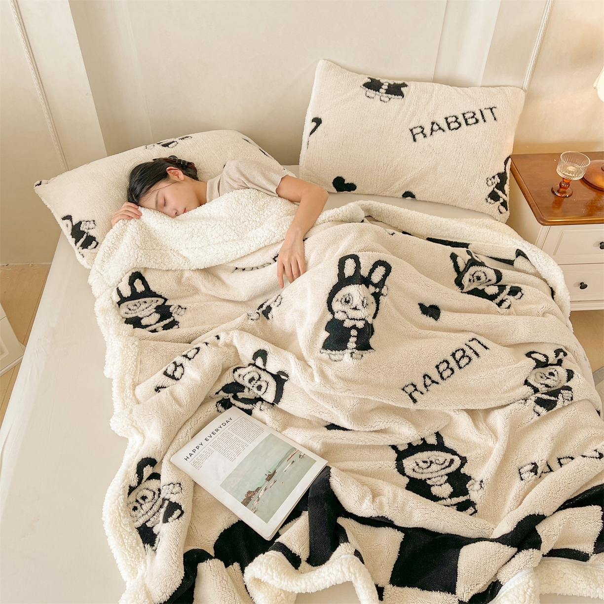 91家纺网 家纺一手货源 找家纺 雯豆家纺 2025秋冬新款舒棉绒毛毯多功能盖毯子雕花剪花毯子 米兰-布布