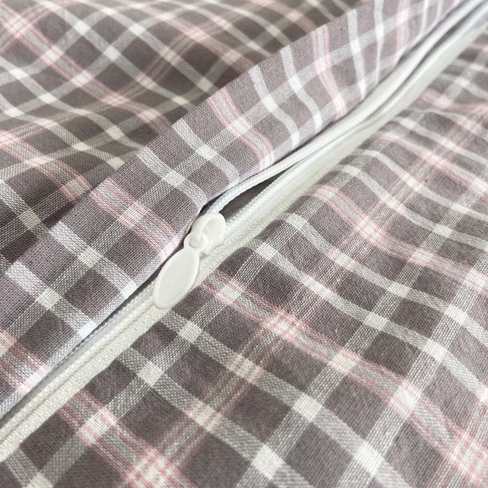 91家纺网 家纺一手货源 找家纺 卡奥家纺 2025新款A类纯棉色织枕套单枕套枕套单件 琉璃-灰小格