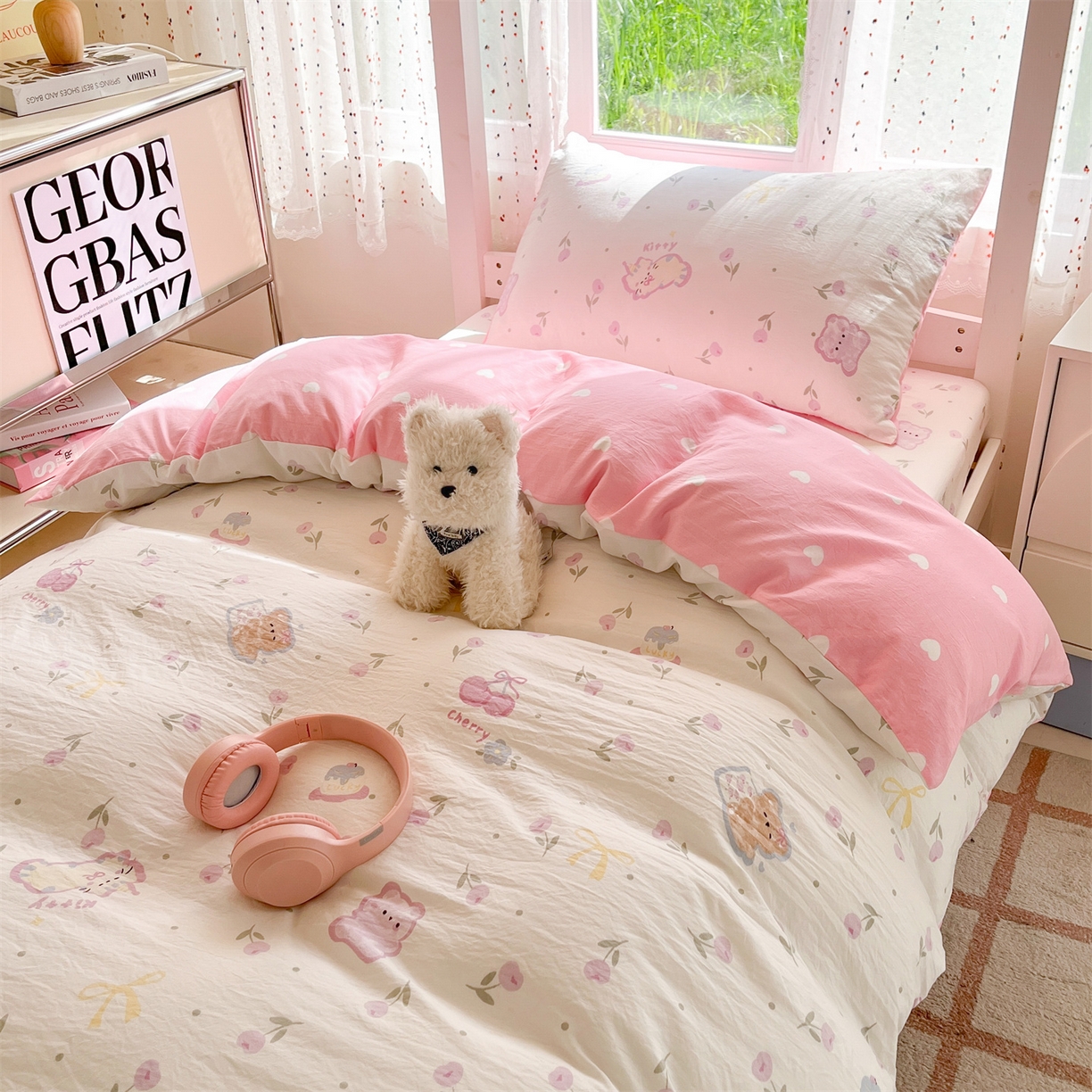 91家纺网 家纺一手货源 找家纺 盛秋家纺 2025新款水洗棉卡通学生小三套套件 花满天+粉爱心