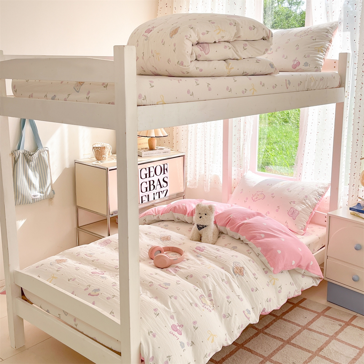 91家纺网 家纺一手货源 找家纺 盛秋家纺 2025新款水洗棉卡通学生小三套套件 花满天+粉爱心