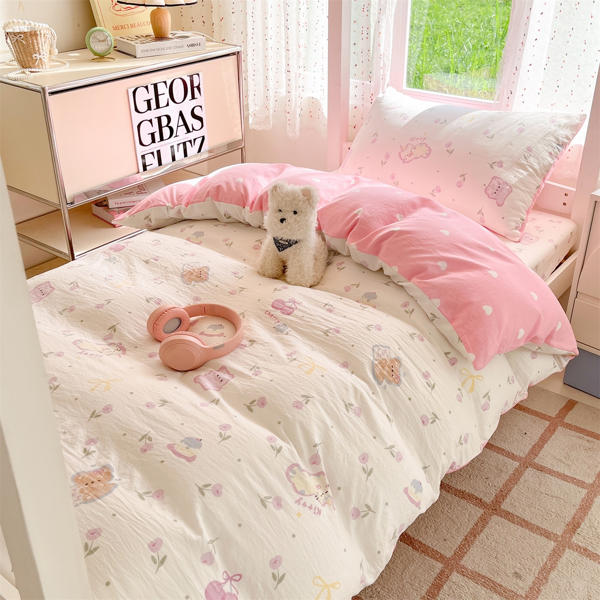 91家纺网 家纺一手货源 找家纺 盛秋家纺 2025新款水洗棉卡通学生小三套套件 花满天+粉爱心