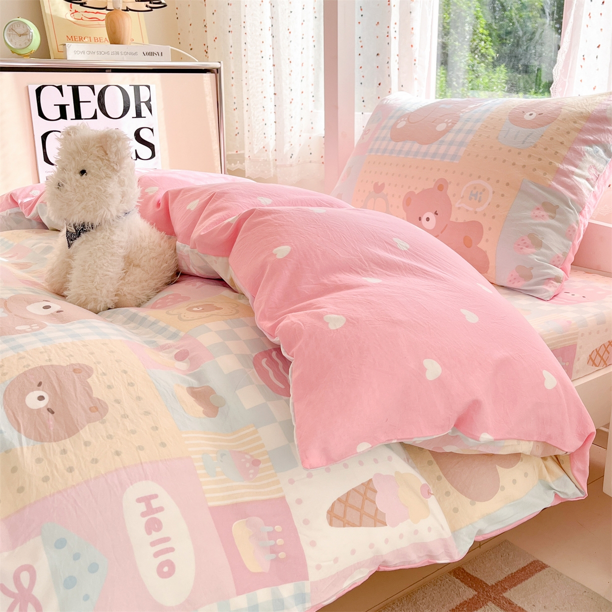 91家纺网 家纺一手货源 找家纺 盛秋家纺 2025新款水洗棉卡通学生小三套套件 萌宠乐园+粉爱心