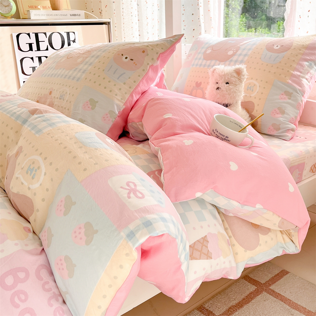 91家纺网 家纺一手货源 找家纺 盛秋家纺 2025新款水洗棉卡通学生小三套套件 萌宠乐园+粉爱心