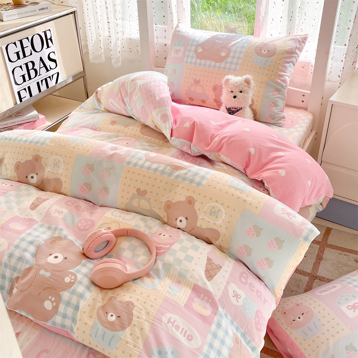 91家纺网 家纺一手货源 找家纺 盛秋家纺 2025新款水洗棉卡通学生小三套套件 萌宠乐园+粉爱心